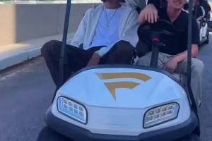 文班這無處安放的大長腿啊??