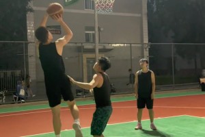 這籃筐鄧肯來了不得原地退役啊??????