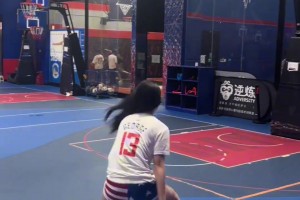 我是喬治的粉絲，這個(gè)兄弟們就不要跟我搶啦??