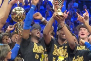 讓你也沾沾光??SGA把FMVP獎杯遞給杰倫威，然后瘋狂慶祝