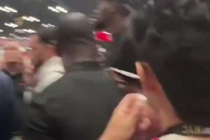 現(xiàn)場(chǎng)采訪KD被拒！博主打趣：他可能是被剛剛自己的交易嚇到了！