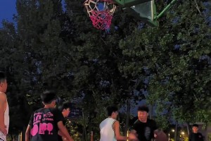 這就是姐妹之間的羈絆嗎？楊力維傳球果斷助攻楊舒予精彩三分球