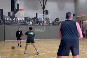 老搭檔！樂福同詹姆斯一起訓(xùn)練 能量滿滿！