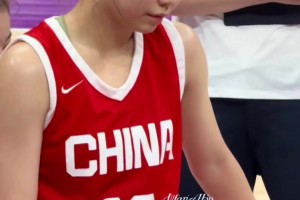 女籃青年隊(duì)的董一諾也是個(gè)高顏值美女啊