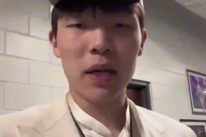 楊瀚森曬自拍視頻：很高興被開拓者選中了 GO開拓者！