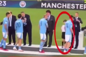 狼王的一腳球無敵！06托蒂對(duì)陣桑普多利亞個(gè)人集錦！