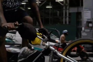 狀元還是最大牌哈！小旗飄揚(yáng)紐約城??弗拉格閃耀時代廣場