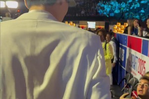 選秀現(xiàn)場(chǎng)中國(guó)球迷大喊：楊瀚森NB！