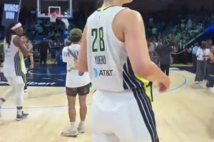 李月汝打出生涯代表作，4戰(zhàn)3勝刷四項紀(jì)錄，賽后發(fā)布會依舊謙遜。