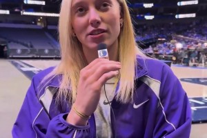 美~佩奇選歷史狀元首發(fā) 詹姆斯居然入選 其他全是WNBA狀元