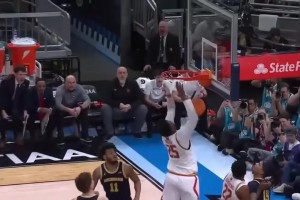 第13順位！鵜鶘選擇了2米06內(nèi)線德里克-奎因，模板蘭多夫！