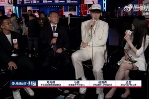 笑死！楊瀚森被問到希望自己在NBA首分怎么完成，回答：吃餅！