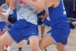 期待新賽季！楊瀚森和約基奇的混剪對比 簡直是一模一樣的動作啊