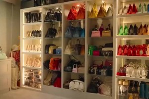 閨蜜羨慕壞了！ 喬治娜帶閨蜜參觀“衣帽間”，就像一家服裝店