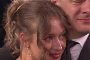 選秀大會(huì)現(xiàn)場中國球迷大喊：楊瀚森nb！?。。。?>
                                <span></span>
                                <p>選秀大會(huì)現(xiàn)場中國球迷大喊：楊瀚森nb?。。。?！</p>
                            </a>
                        </div>
                                                <div   id=