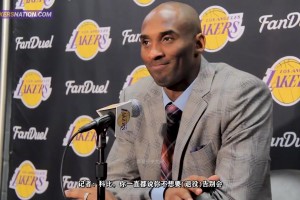 這老頭嘴上說(shuō)著不會(huì)流淚，可看到20年紫金生涯的時(shí)候還是忍不住了