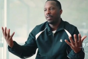 歷史第一經(jīng)紀(jì)人！富保羅：因?yàn)闂铄瓋?yōu)秀才簽他 是中國人就更好