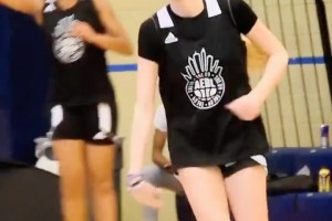 博伊爾斯的女友Chloe Kitts 籃球場上也是一員猛將