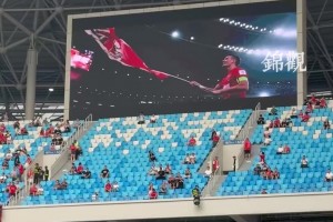 鳳凰山迎“雙百”！蓉城隊(duì)長(zhǎng)周定洋和羅慕洛達(dá)成100場(chǎng)里程碑