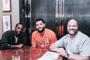 這次已離開了！上次范喬丹和火箭簽約后就帶著杰倫-格林去吃飯了