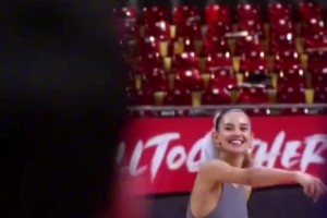 感覺(jué)戀愛(ài)了！打籃球的女生有多美？??