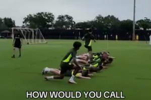 仿佛聽到了“好球”？多特的訓(xùn)練總有新花樣！