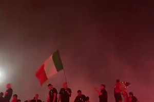 特奧：恰爾汗奧盧，米蘭球迷：X娘養(yǎng)的！