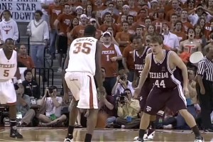 不愧是榜眼！KD在大學(xué)時期已經(jīng)展現(xiàn)出頂級得分手的潛質(zhì)了！