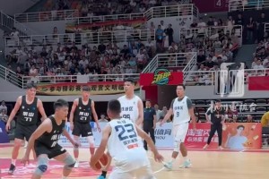 球迷惡搞：楊瀚森私下會(huì)見約基奇，面授機(jī)宜，是首場發(fā)揮好的原因