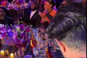 ??約基奇中國(guó)行進(jìn)入打球模式??