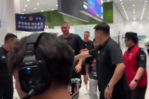 ??來了來了，他終于來了...