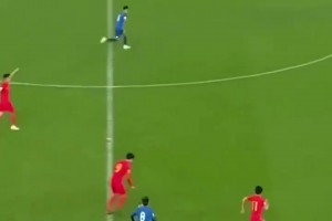 普通人和韋世豪的差距??，國腳在野球場真就降維打擊