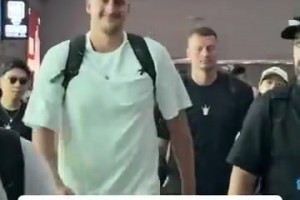 馬不停蹄！約老師昨日還在深圳參加活動，今天又趕來成都了！