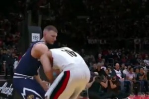 現(xiàn)實(shí)中完全不敢想！??網(wǎng)友玩2K用楊瀚森暴虐掘金內(nèi)線，打爆約基奇