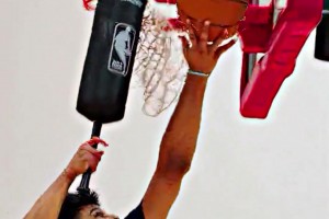 約老師不愧是MVP！ 投籃也太穩(wěn)了??