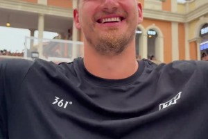 約老師感受到了比丹佛還高的人氣~??