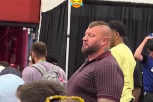 這誰(shuí)敢惹??？約基奇的哥哥也太壯了吧????