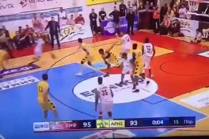 賽季第11球！韋世豪雙響，成都2-0領(lǐng)先青島海牛??