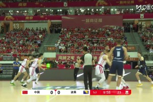 手感相當(dāng)火熱！高詩(shī)巖連續(xù)投進(jìn)兩記三分，幫中國(guó)男籃止血