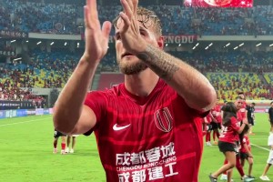 沉浸式體驗蓉城勝利結(jié)算，超長謝場太團結(jié)太歡樂了！