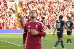 努涅斯禁區(qū)內(nèi)送助攻！埃利奧特爆射破門！利物浦4-0領(lǐng)先畢爾巴鄂