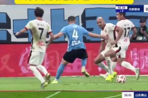 泰山球迷：雙標(biāo)！如果大連的不是紅牌，那大雷何來(lái)的紅牌？