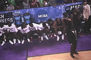 你沒注意到的場(chǎng)景！被絕殺的替補(bǔ)席是什么樣的？