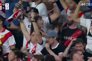 巴薩角球防守嚴(yán)重漏人！佩雷茲無(wú)人盯防打門(mén)得手！巴薩1-1遭扳平