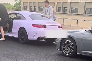 年輕人就是有活力！斯特拉斯堡打進(jìn)歐戰(zhàn)后的更衣室！