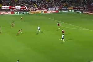 當(dāng)年亞美尼亞球迷喊“梅西”！C羅神級(jí)停球+世界波破門戴帽??