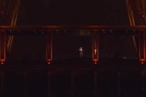 霸氣外露??2017年C羅在埃菲爾鐵塔上舉起金球獎(jiǎng)