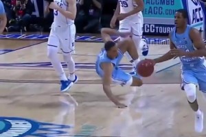 強(qiáng)硬還是臟？格雷森阿倫大學(xué)時(shí)期小動(dòng)作合集！