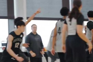 四旬老漢C羅這門前嗅覺和跑位依舊是頂級，主場球迷也在慶祝??