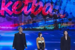 有才哈！郭艾倫和王思雨在微博之夜現(xiàn)場跳刀馬刀馬~